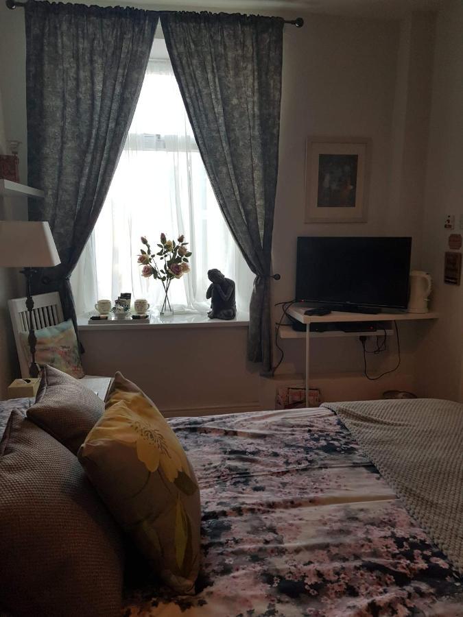 The Pavilion Guest House Милом Экстерьер фото